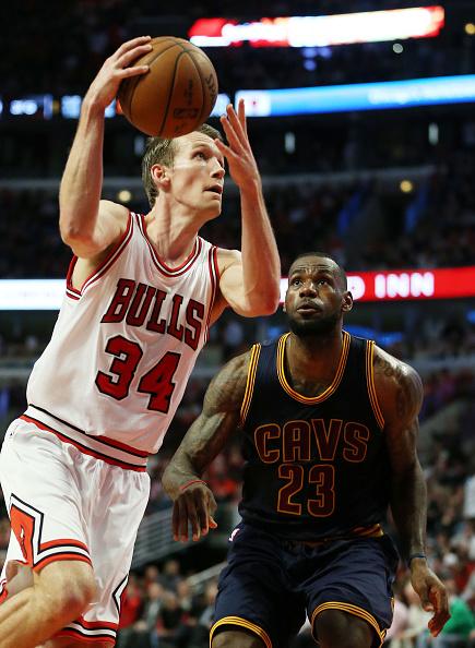 包含芝加哥公牛发布备战花絮，集结日篮板制胜，欧冠任务艰巨，赛季目标并未改变的词条