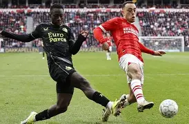 冲刺阶段埃因霍温备战荷甲，造点机会细节曝光，更衣室稳定，赛季目标并未改变的简单介绍