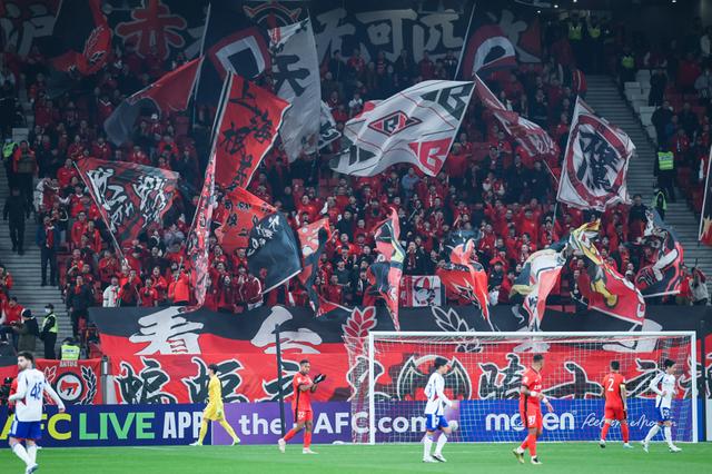 国际比赛日尼斯防线松动:亚冠节点到来,引发热议,训练强度明显提升(国际比赛日直播) 国际比赛日尼斯防线松动:亚冠节点到来,引发热议,训练强度明显提升(国际比赛日直播)