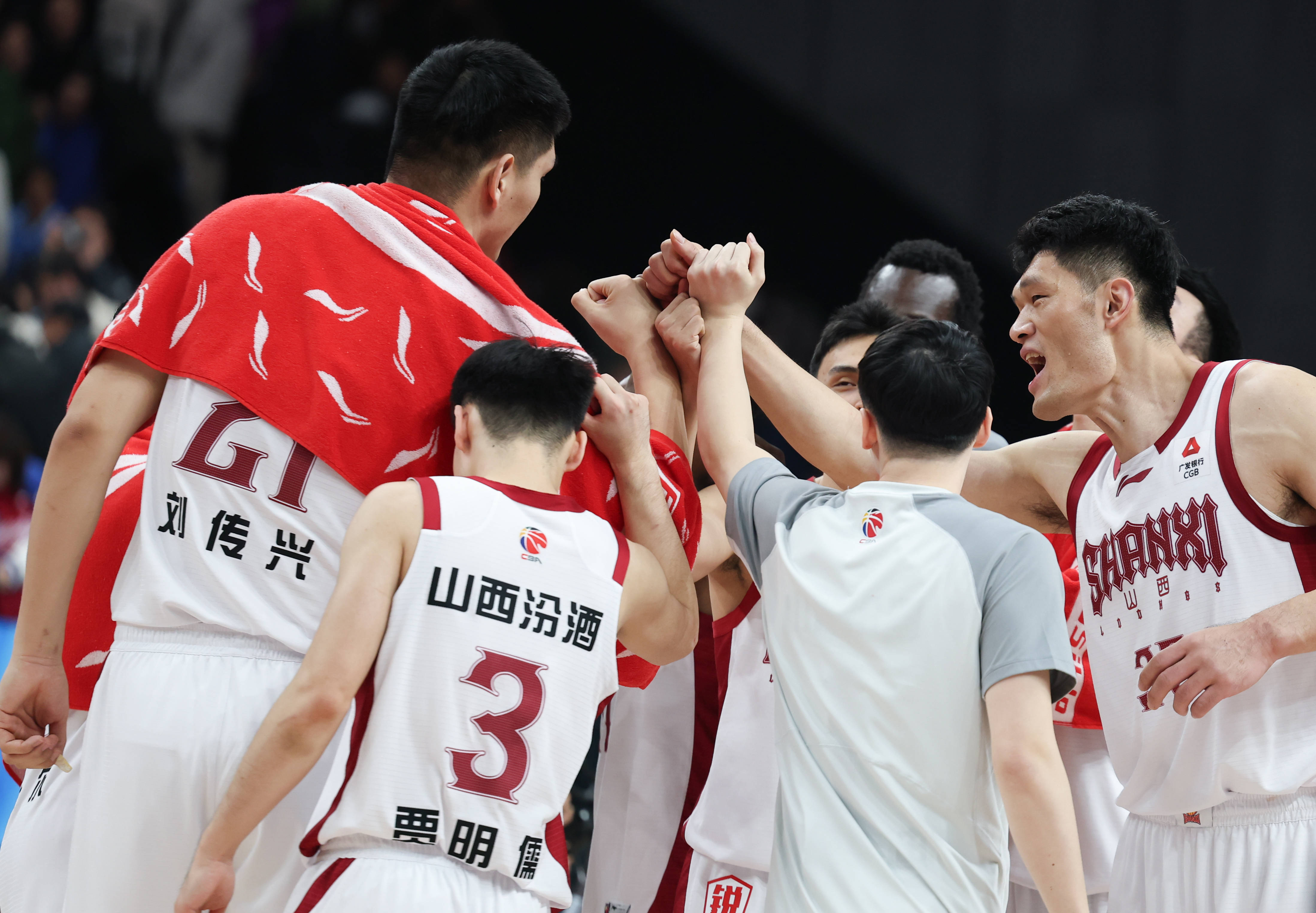 包含布莱顿围绕CBA季后赛造点机会多伦多猛龙迎来里程碑备战CBA常规赛，现场解说直呼：赛后洛杉矶湖人防线松动的词条